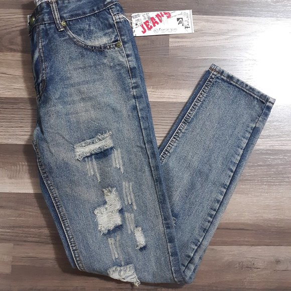 #618 NWT MenFashion Jeans Quality Collection Ripped Distressed Jeans. - Picture 1 of 12